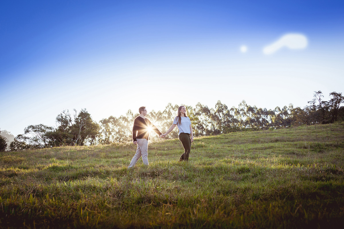 Pôr do Sol. Pré-wedding Vaniele e Geovan. Presidente Getúlio, Camping e Pousada Urú. Fotografia de Eduardo Pasqualini, fotógrafo de casamentos e ensaios em Rio do Sul, Santa Catarina.
