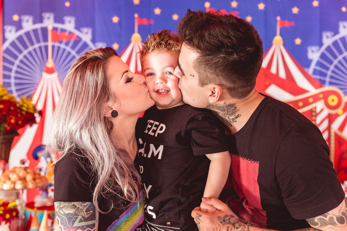 Beijo no Anthony Aniversario infantil Anthony Casa Bela Aliança Eventos Fotografia Eduardo Pasqualini Fotógrafo profissional em Rio do Sul, Santa Catarina, Brasil. Sanny e Jon Mesquita.