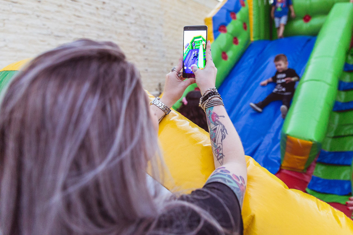Fotógrafa Mamãe Aniversario infantil Anthony Casa Bela Aliança Eventos Fotografia Eduardo Pasqualini Fotógrafo profissional em Rio do Sul, Santa Catarina, Brasil. Sanny e Jon Mesquita.