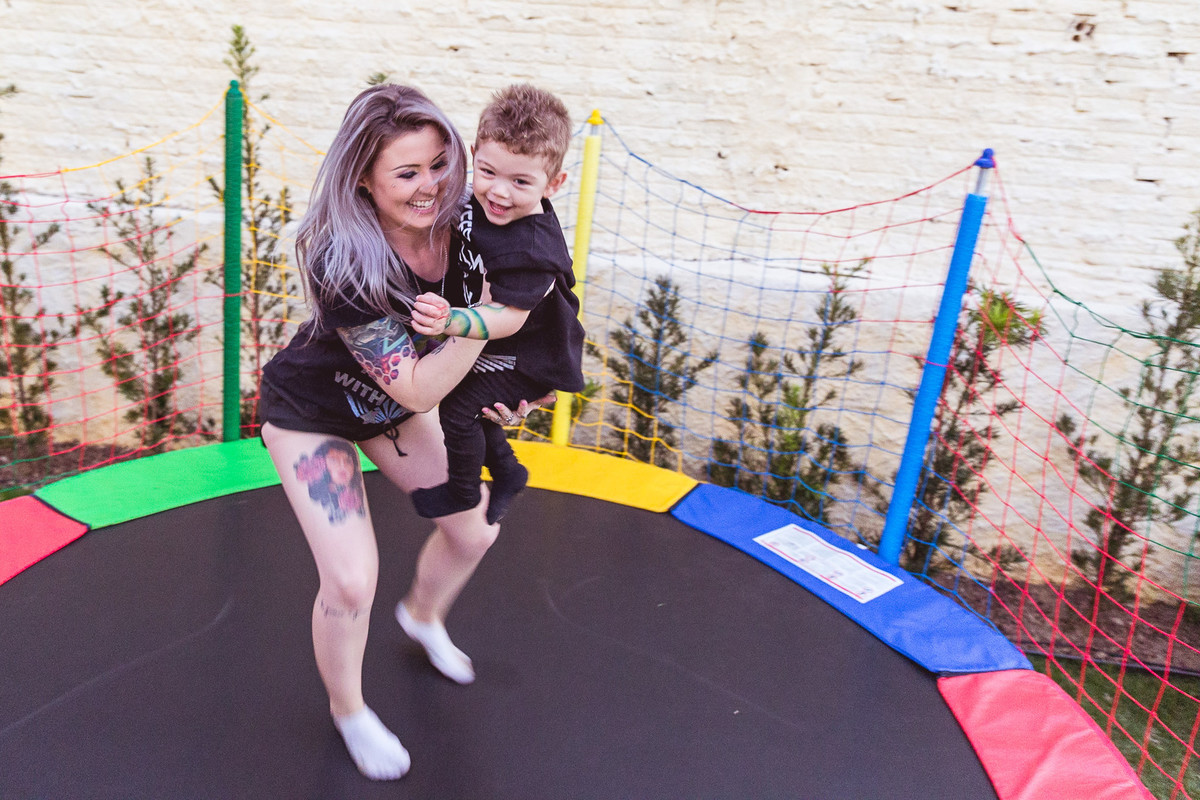 Pula-pula Aniversario infantil Anthony Casa Bela Aliança Eventos Fotografia Eduardo Pasqualini Fotógrafo profissional em Rio do Sul, Santa Catarina, Brasil. Sanny e Jon Mesquita.