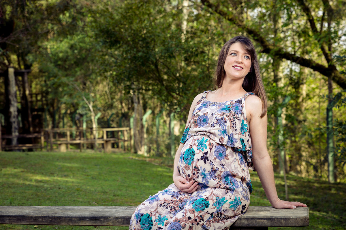 A gestante. Ensaio gestante, gestação Eliane e Rojânio. Fotografia de Eduardo Pasqualini Fotógrafo em Rio do Sul, Santa Catarina, Brasil.