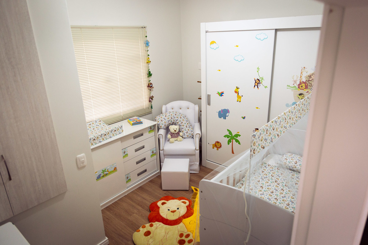 Quarto do bebê. Ensaio gestante, gestação Eliane e Rojânio. Fotografia de Eduardo Pasqualini Fotógrafo em Rio do Sul, Santa Catarina, Brasil.