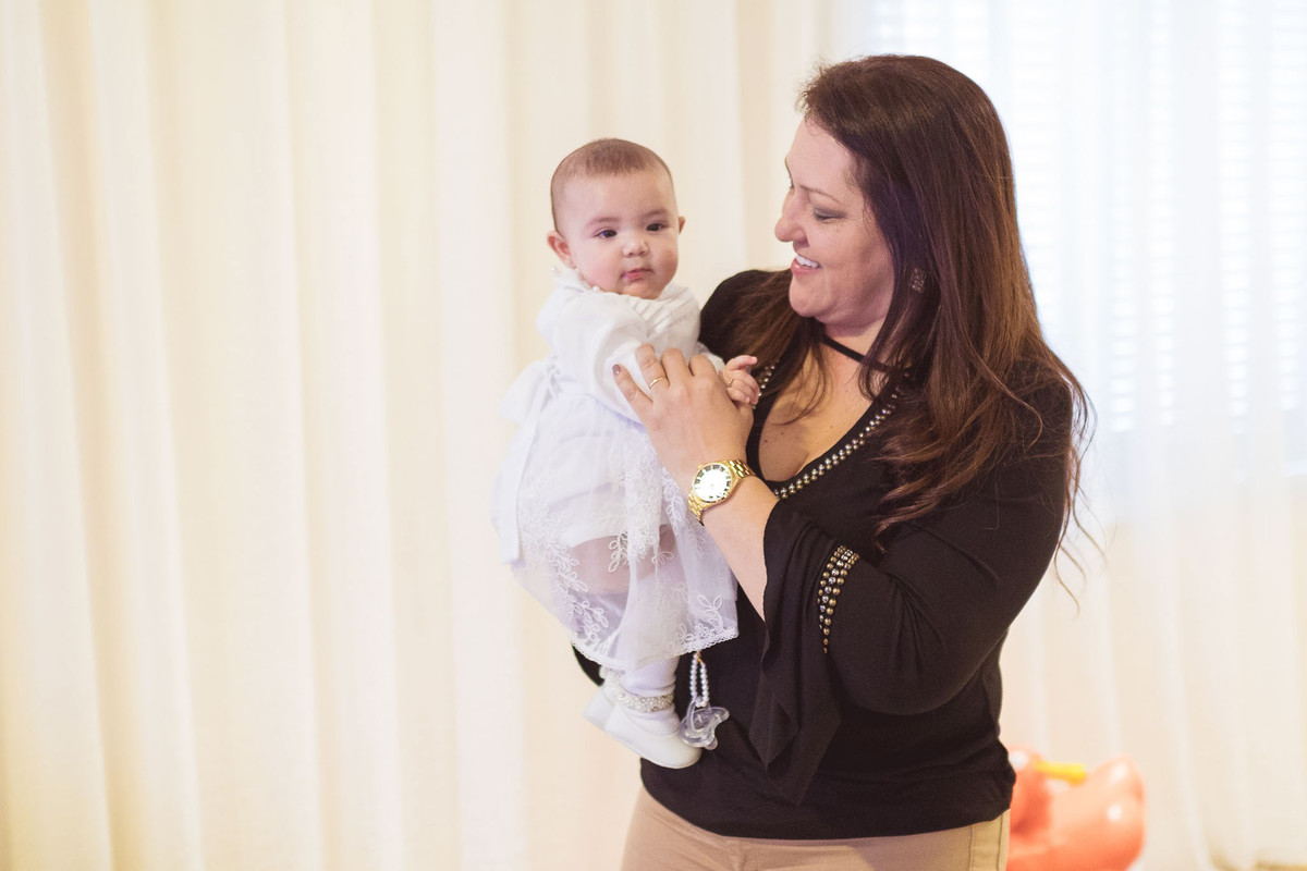 Titia. Batizado Maria Laura. Casa de Eventos Bela Aliança. Fotografia de Eduardo Pasqualini, fotógrafo em Rio do Sul, Santa Catarina.