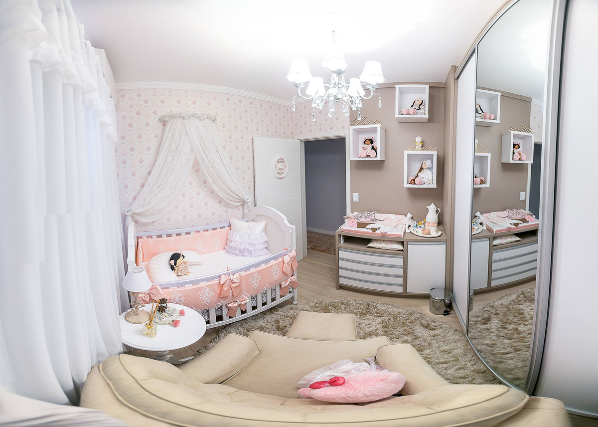 Quartinho. Fotografia Documental de familía, Bebê um mês. Fotografia de Eduardo Pasqualini, fotógrafo em Rio do Sul, Santa Catarina.