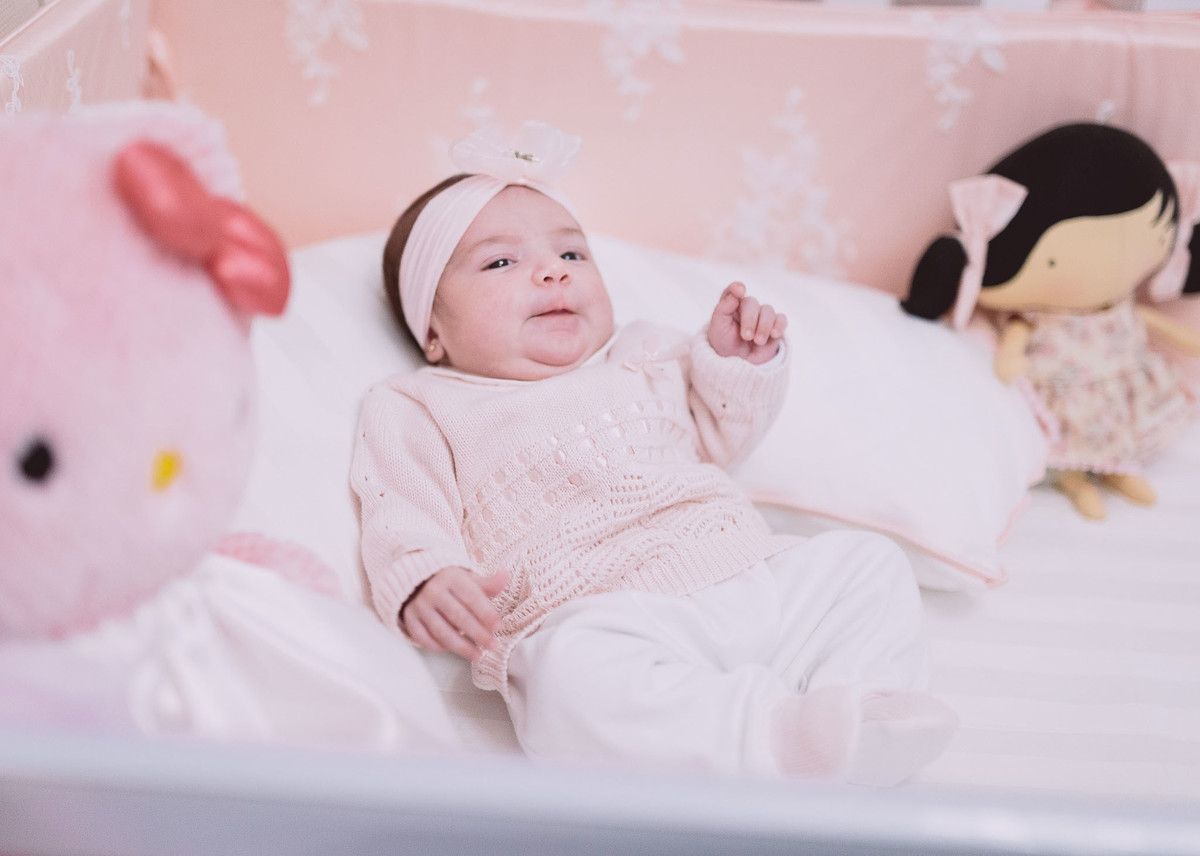 Maria Laura. Fotografia Documental de familía, Bebê um mês. Fotografia de Eduardo Pasqualini, fotógrafo em Rio do Sul, Santa Catarina.