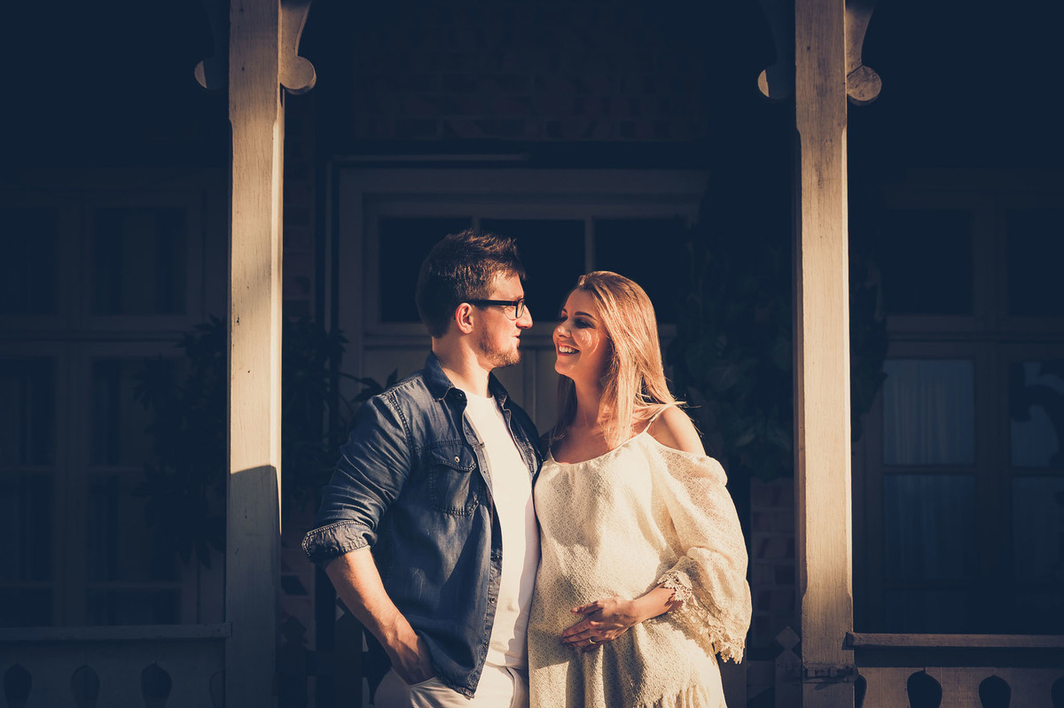 Casal Ensaio Gestante Luana e Eziel Trombudo Central. Fotografia de Eduardo Pasqualini, fotógrafo de casamentos e ensaios em Rio do Sul, Santa Catarina.