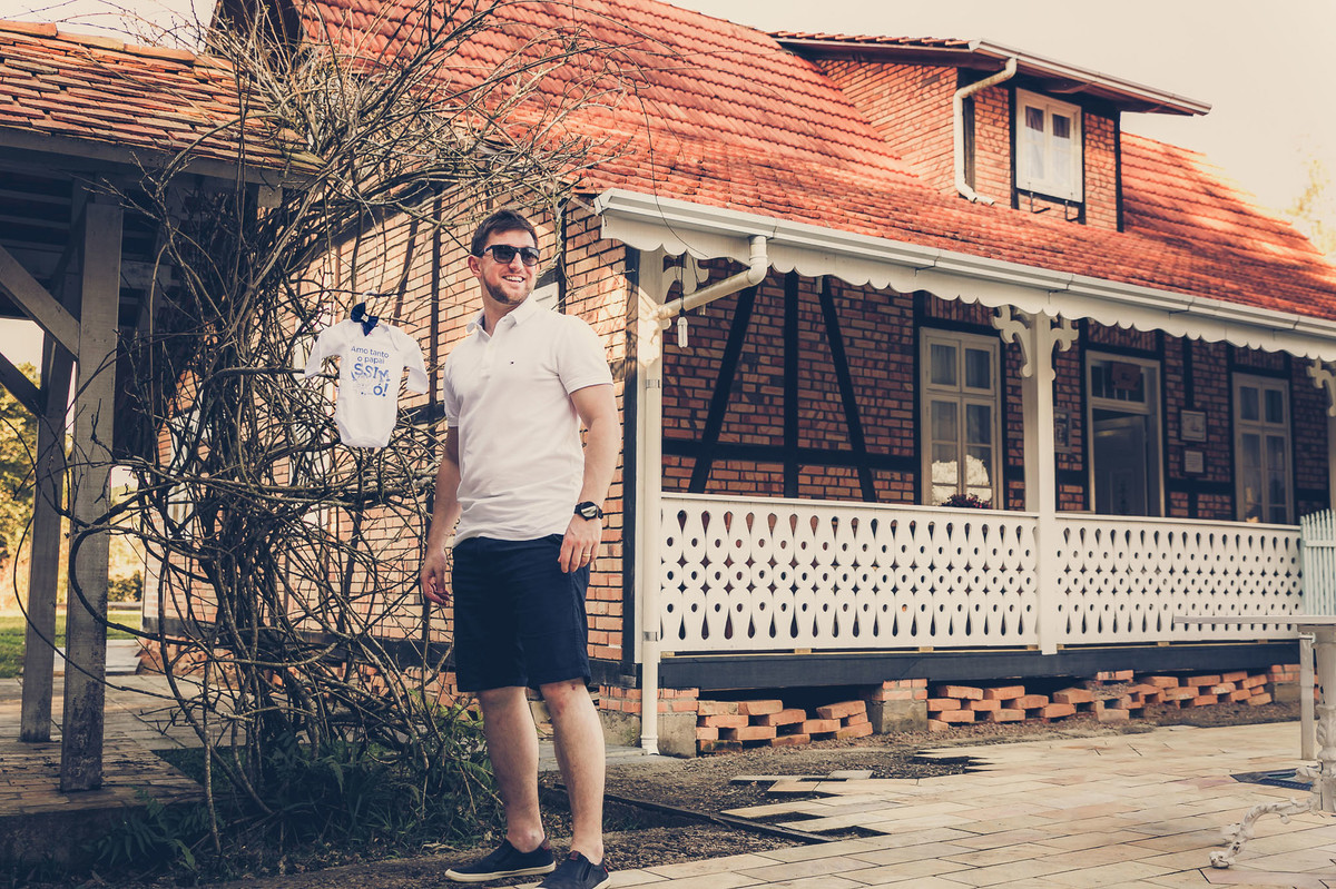 Modelo Ensaio Gestante Luana e Eziel Trombudo Central. Fotografia de Eduardo Pasqualini, fotógrafo de casamentos e ensaios em Rio do Sul, Santa Catarina.
