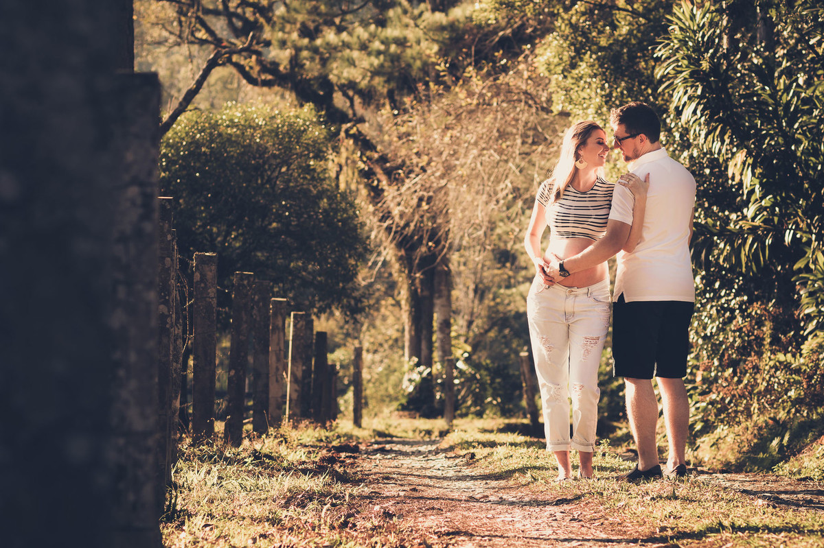 Pela estrada a fora Ensaio Gestante Luana e Eziel Trombudo Central. Fotografia de Eduardo Pasqualini, fotógrafo de casamentos e ensaios em Rio do Sul, Santa Catarina.
