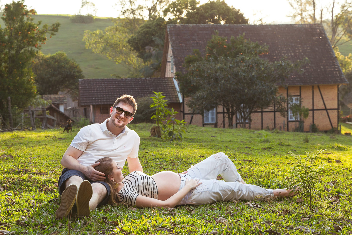 Pasto Ensaio Gestante Luana e Eziel Trombudo Central. Fotografia de Eduardo Pasqualini, fotógrafo de casamentos e ensaios em Rio do Sul, Santa Catarina.