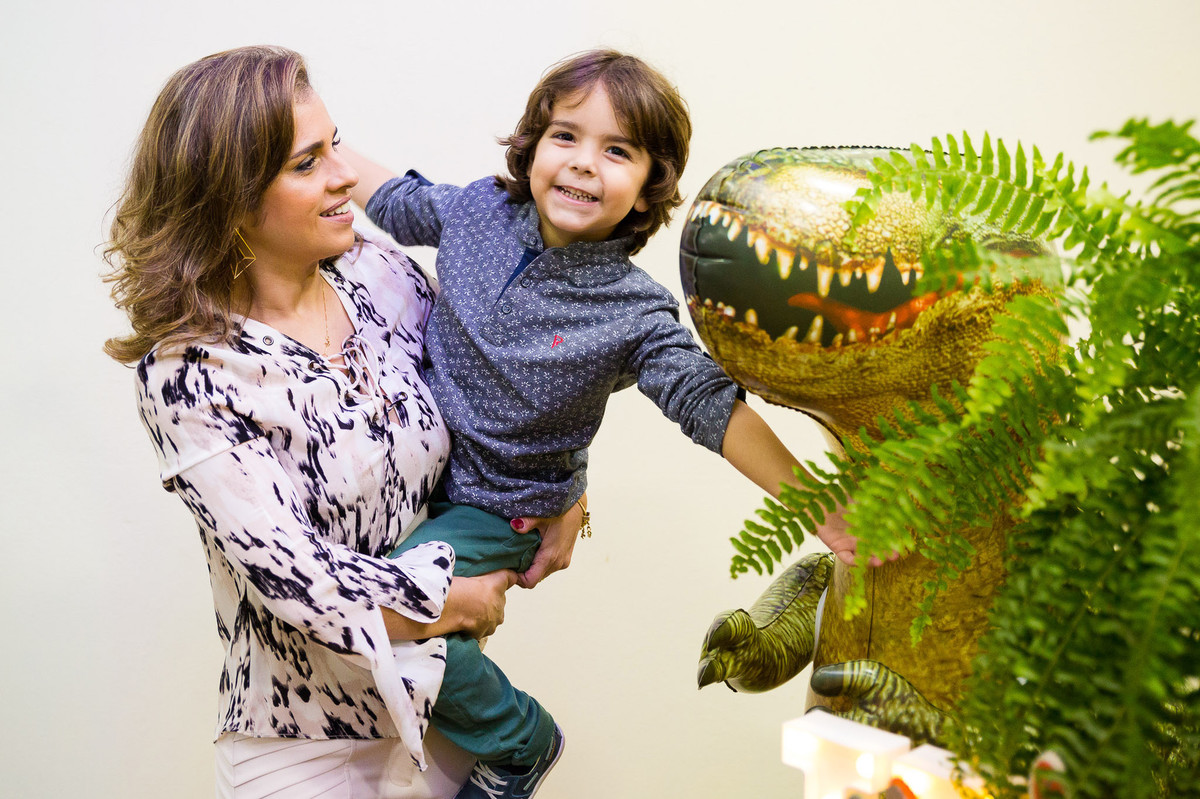 Henrique. Aniversário Infantil Espaço 10. Fotografia de Eduardo Pasqualini Fotógrafo em Rio do Sul, Santa Catarina, Brasil.