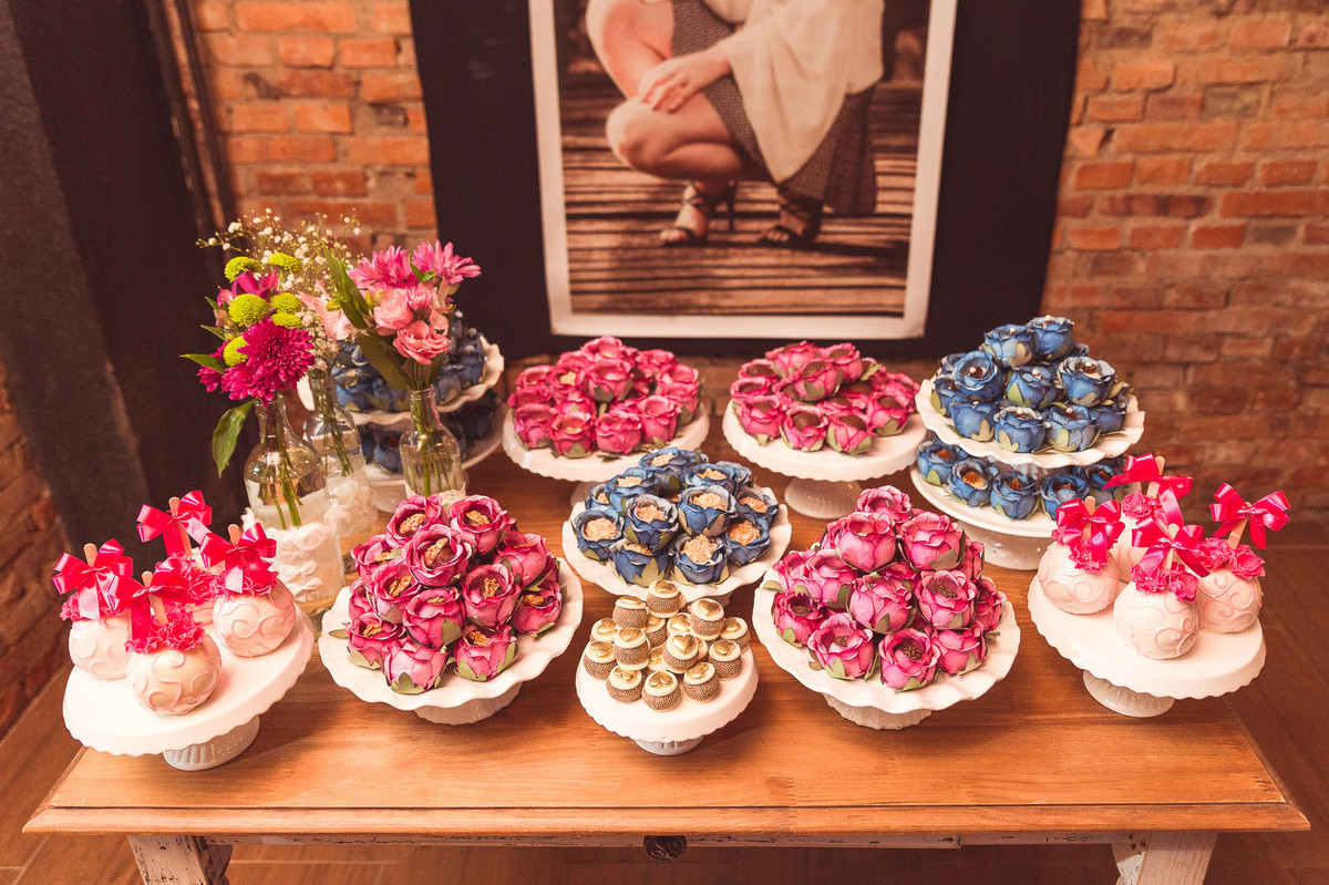 Doces. Aniversário 15 anos Gabrielle. Opa Eventos. Fotografia de Eduardo Pasqualini Fotógrafo em Rio do Sul, Santa Catarina, Brasil.