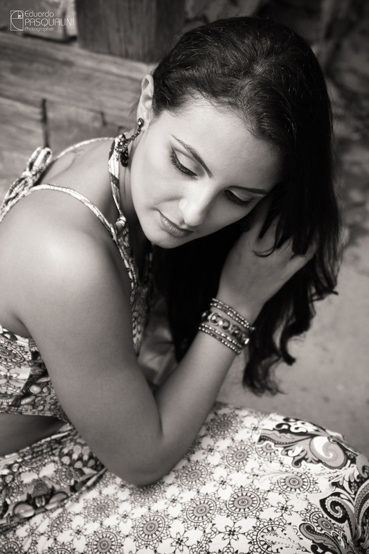 Mexendo no cabelo, modelo Aline em foto p