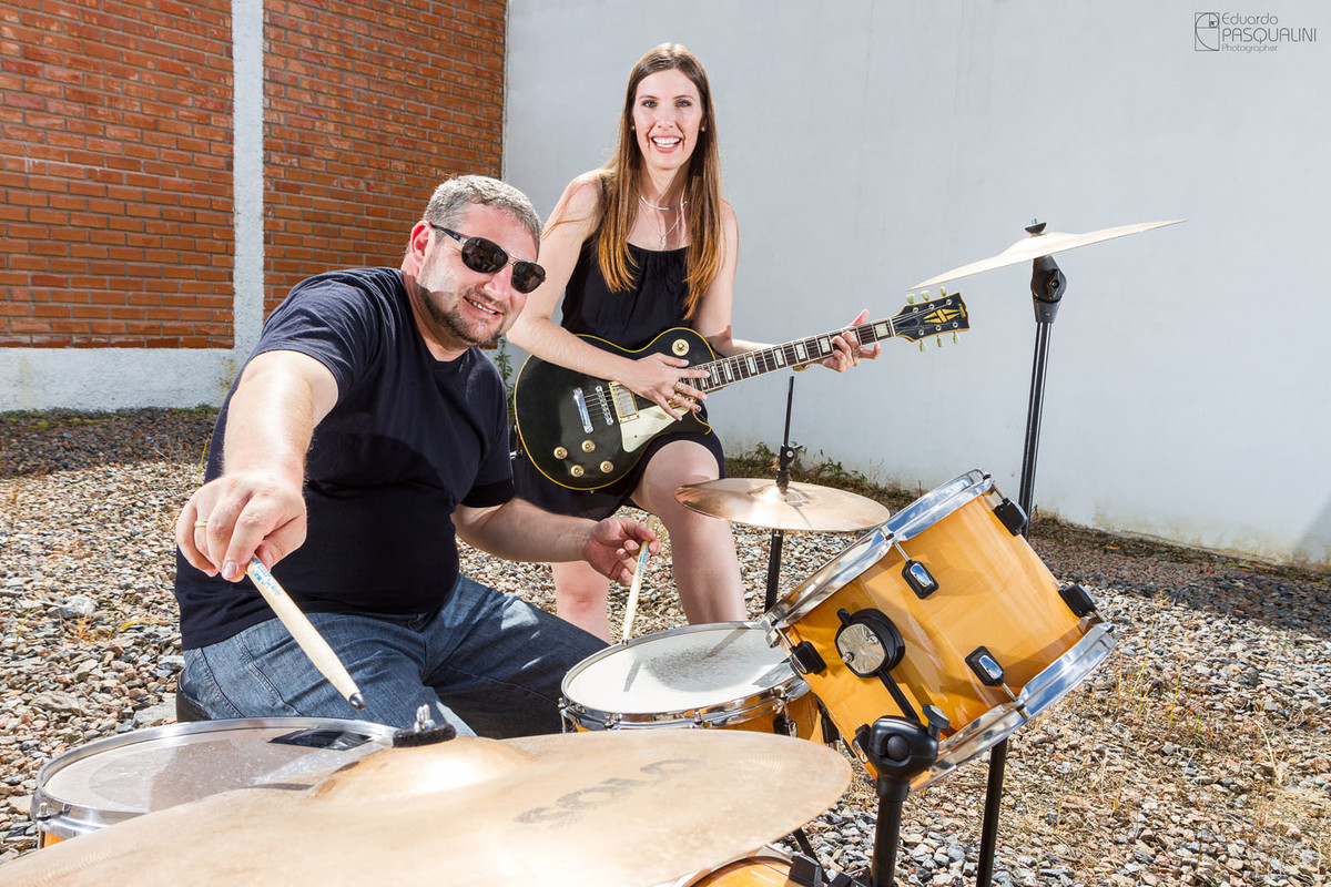Vamos tocar um rock. Fotografia de Eduardo Pasqualini, fotógrafo de casamentos e ensaios em Rio do Sul, Santa Catarina.