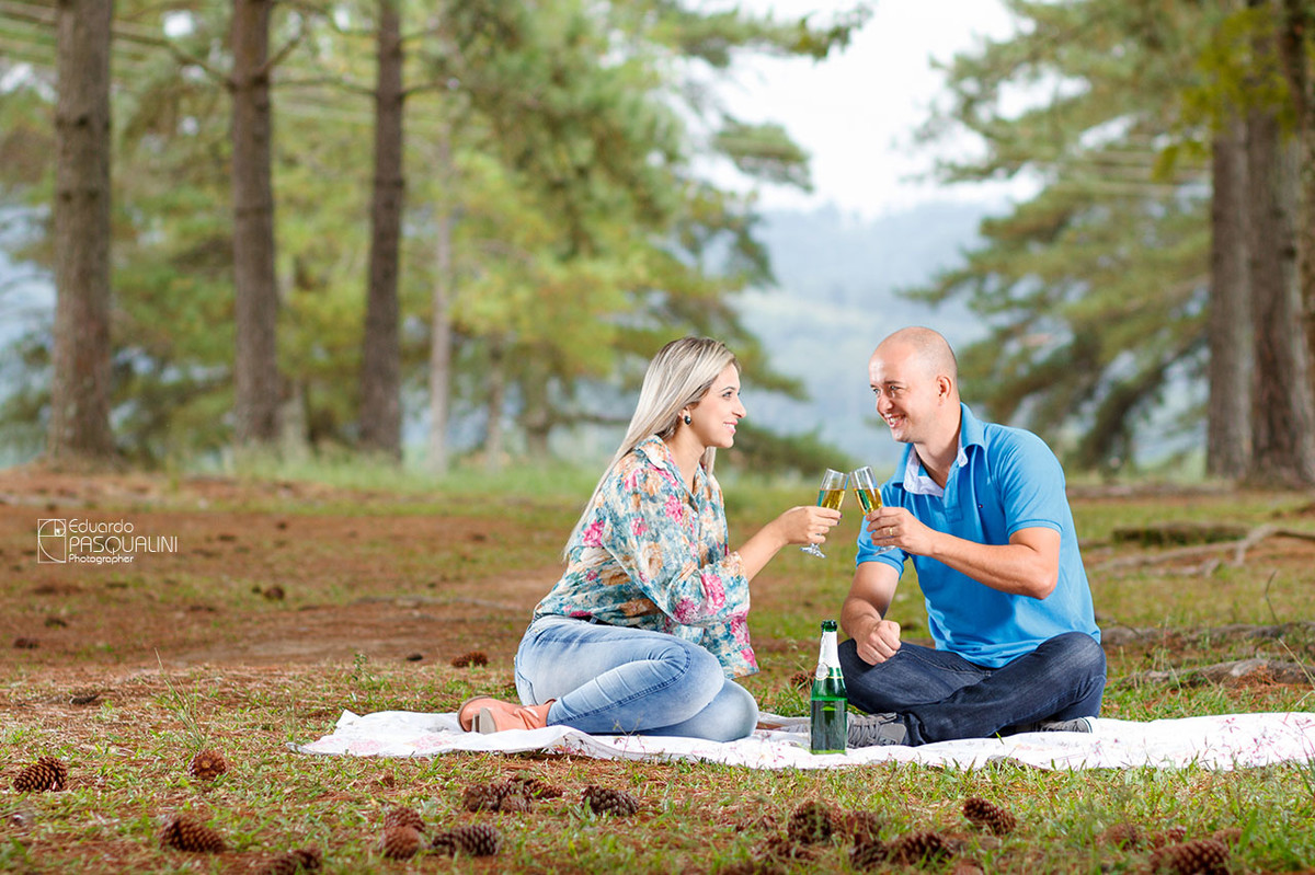 Brinde ao nosso amor. Fotografia de Eduardo Pasqualini, fotógrafo de casamentos e ensaios em Rio do Sul, Santa Catarina.