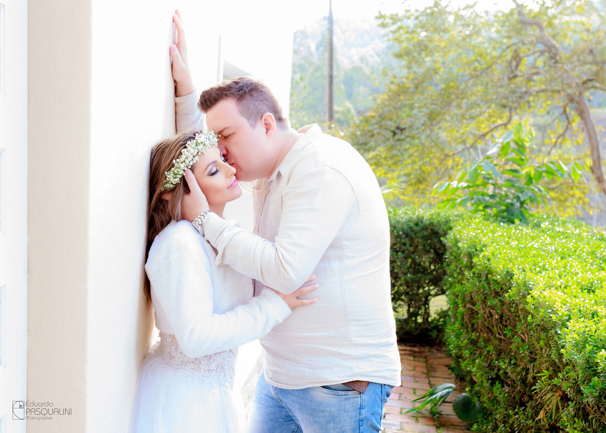 Me beija e me abraça amor. Fotografia de Eduardo Pasqualini, fotógrafo de casamentos e ensaios em Rio do Sul, Santa Catarina.