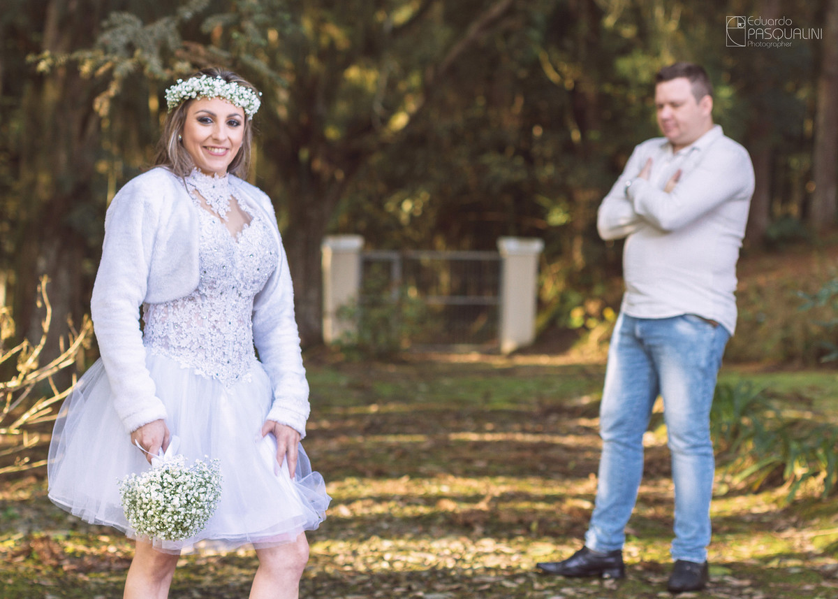 Alexandro e Vania em ensaio pre casamento. Fotografia de Eduardo Pasqualini, fotógrafo de casamentos e ensaios em Rio do Sul, Santa Catarina.