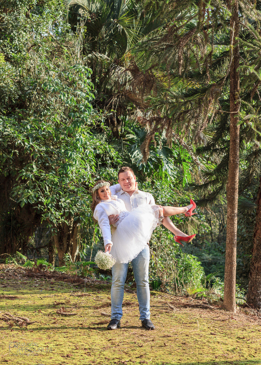 No teu colo me sinto a mais feliz do mundo. Fotografia de Eduardo Pasqualini, fotógrafo de casamentos e ensaios em Rio do Sul, Santa Catarina.