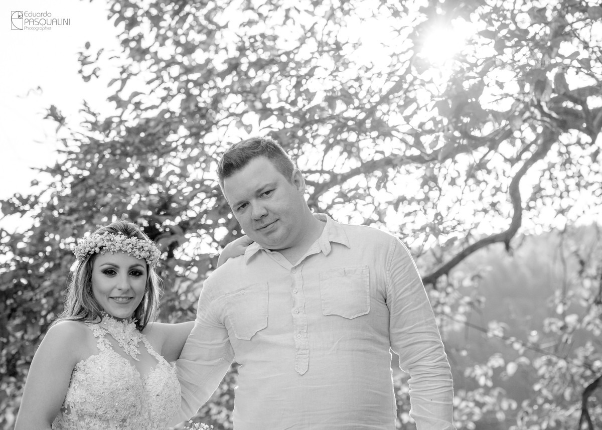 Vani e Alex no ensaio pre-wedding. Fotografia de Eduardo Pasqualini, fotógrafo de casamentos e ensaios em Rio do Sul, Santa Catarina.