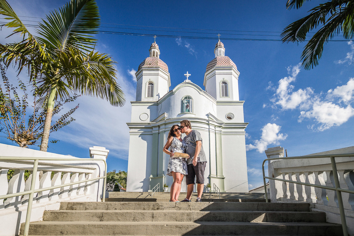 Algumas fotos em frente a nossa igreja. Fotografia de Eduardo Pasqualini Fotógrafo profissional de ensaio e casamento em Rio do Sul, Santa Catarina, Brasil.