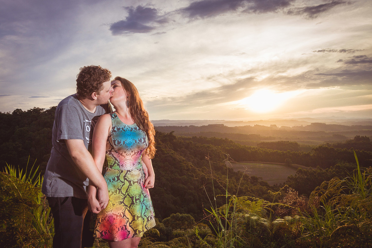 Por do sol na serra catarinense. Fotografia de Eduardo Pasqualini Fotógrafo profissional de ensaio e casamento em Rio do Sul, Santa Catarina, Brasil.