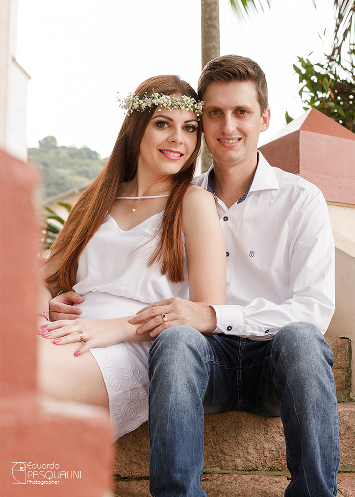 Apaixonados, Tamires e Cleber em ensaio pré-wedding. Fotografia de Eduardo Pasqualini, fotógrafo de casamentos e ensaios em Rio do Sul, Santa Catarina.