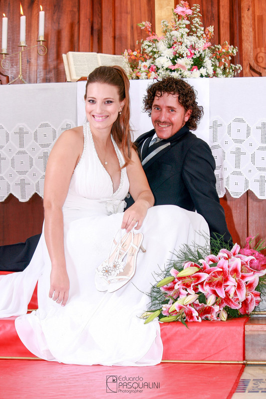 Felizes para sempre, Fernando e Ester após casamento. Fotografia de Eduardo Pasqualini, fotógrafo de casamentos e ensaios em Rio do Sul, Santa Catarina.