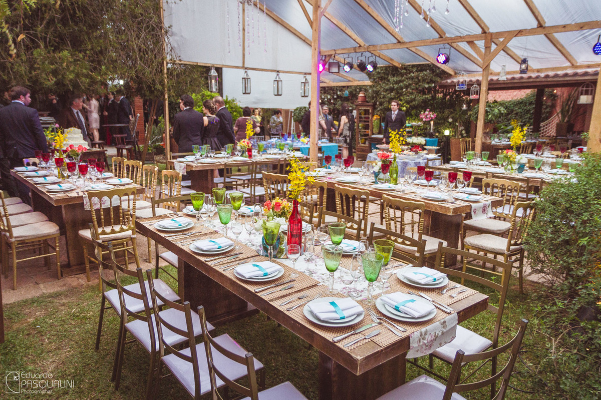 Decoração de casamento, mesas de jantar. Fotografia de Eduardo Pasqualini, fotógrafo de casamentos e ensaios em Rio do Sul, Santa Catarina.
