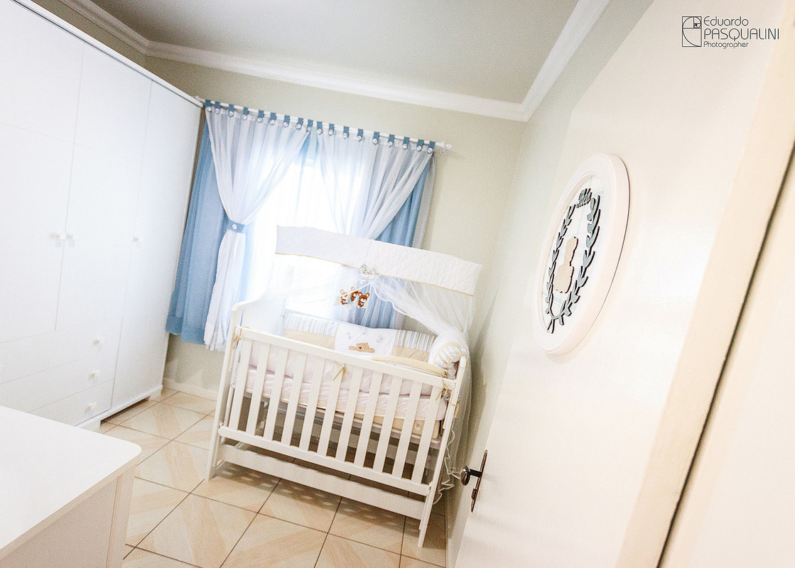 Quarto de bebe. Fotografia de Eduardo Pasqualini, fotógrafo de casamentos e ensaios em Rio do Sul, Santa Catarina.