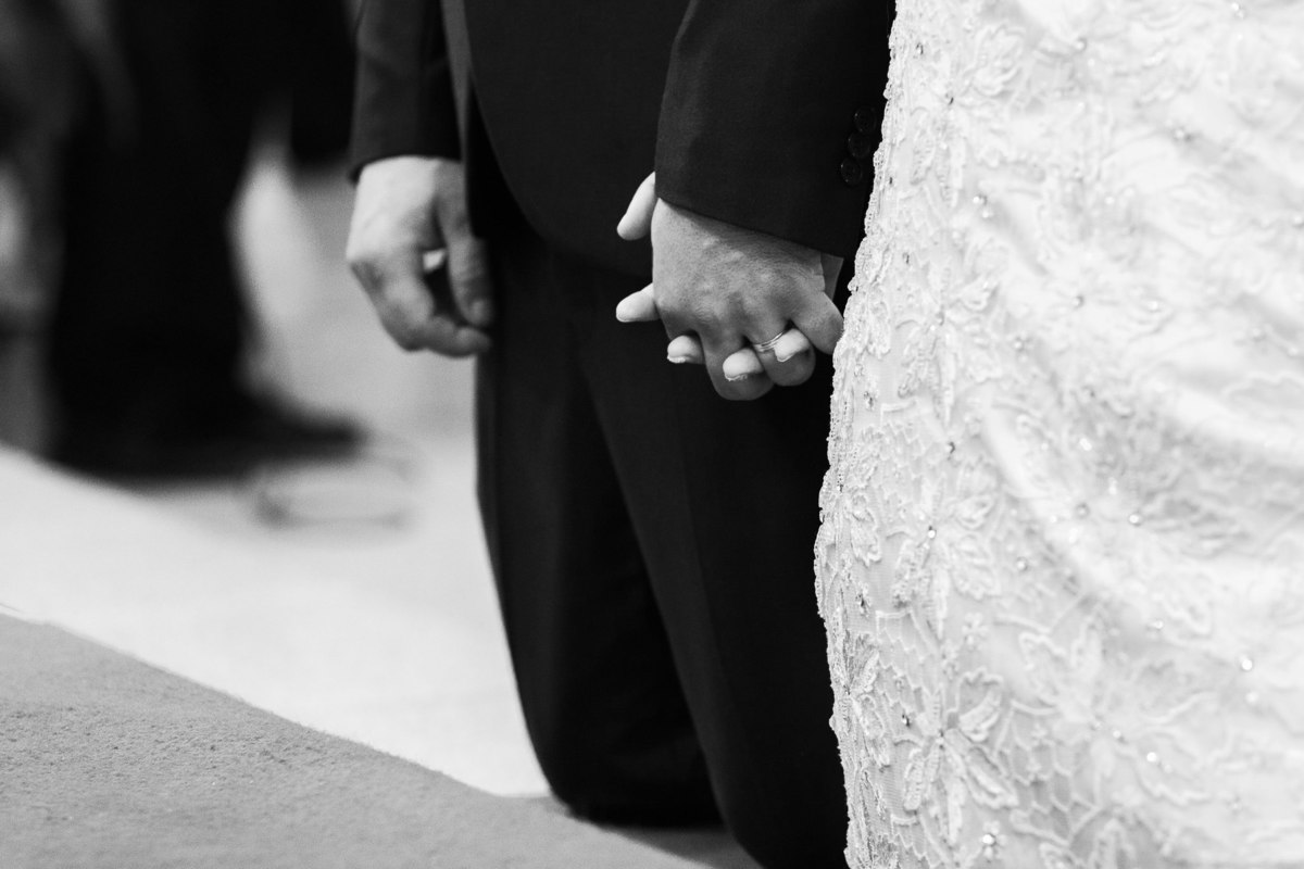 Mão. Casamento em Presidente Nereu. Thais e Maicon. Fotografia de Eduardo Pasqualini, fotógrafo de casamentos e ensaios em Rio do Sul, Santa Catarina.