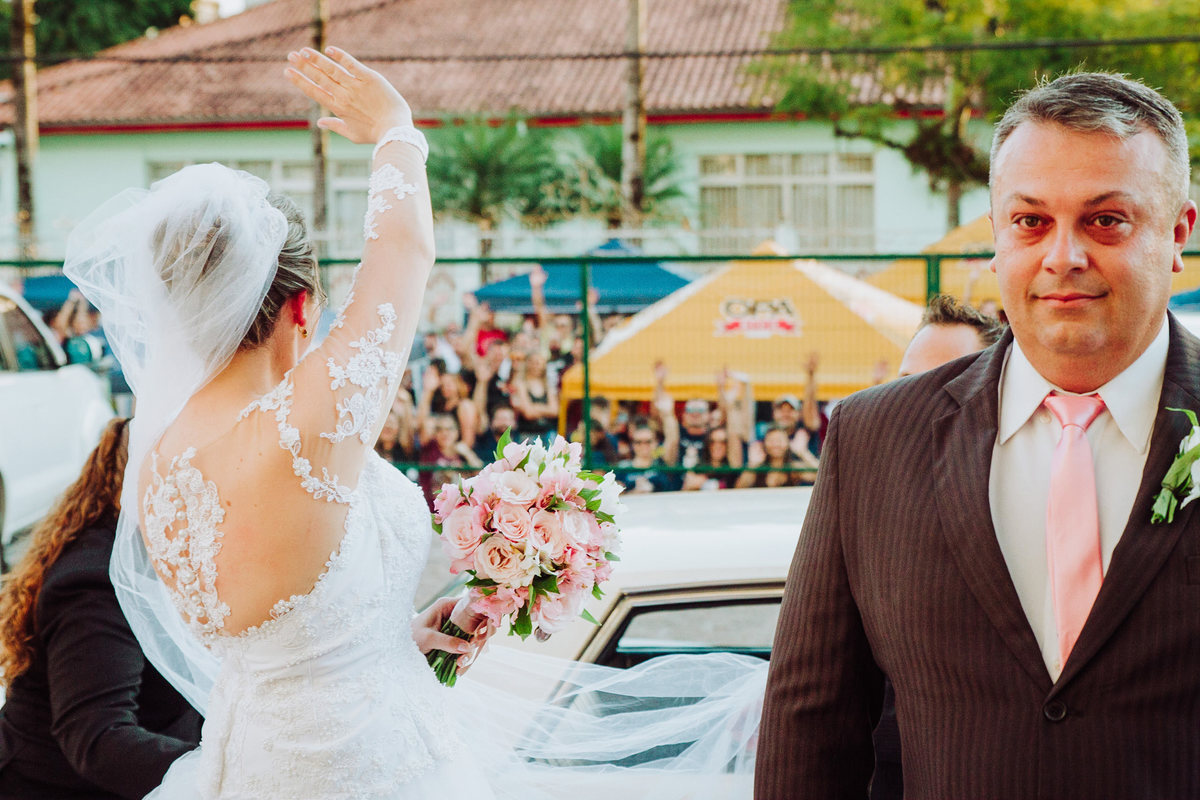 Oi gente do Stammtisch. Casamento Tânia e Jorge. Casa Madrid Eventos, Igreja Matriz Catedral São João Batista. Fotografia de Eduardo Pasqualini, fotógrafo de casamentos e ensaios em Rio do Sul, Santa Catarina.