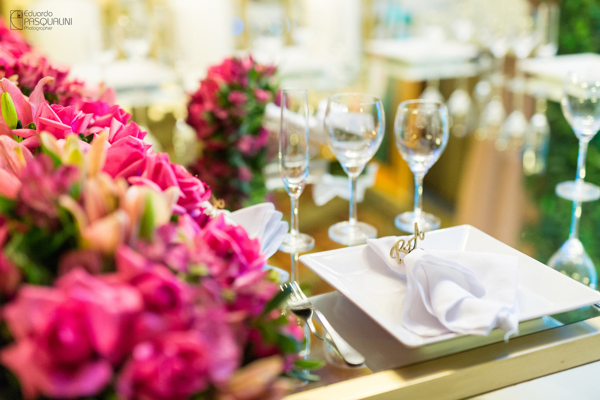 Porta guardanapo com iniciais dos noivos. Fotografia de Eduardo Pasqualini, fotógrafo de casamentos e ensaios em Rio do Sul, Santa Catarina.