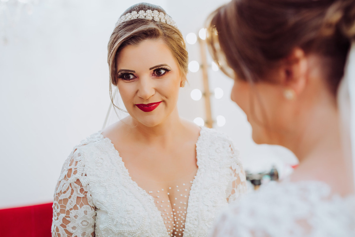 Noiva pronta. Casamento ao ar livre, Vanessa e Daniel. Osteria La Campagnaga, Itoupava. Fotografia de Eduardo Pasqualini, fotógrafo de casamentos e ensaios em Rio do Sul, Santa Catarina.