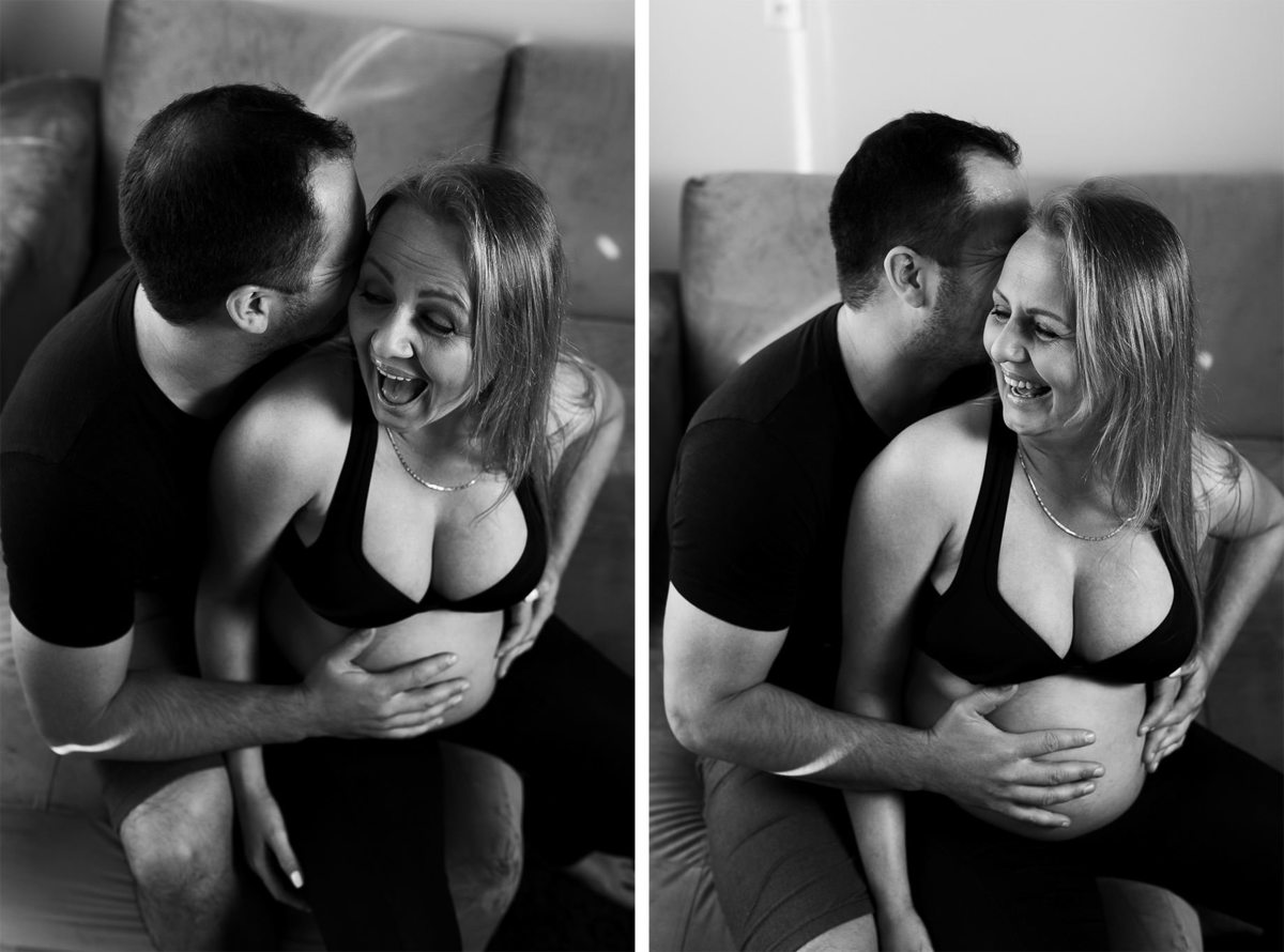 Carinho e risadas... Ensaio de gestante em casa. Fotografia de Eduardo Pasqualini, fotógrafo de casamentos e ensaios em Rio do Sul, Santa Catarina.