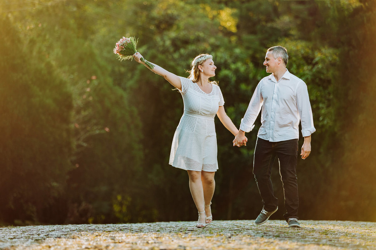 Todo dia é dia de comemorar a vida e os bons momentos. Ensaio Pré-Casamento. Pre-Wedding Greice e Giovane. Fotografia de Eduardo Pasqualini, fotógrafo de casamentos e ensaios em Rio do Sul, Santa Catarina.