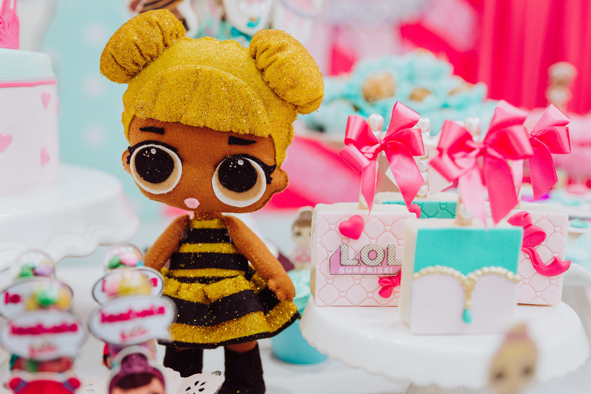 Bonequinha LOL. Aniversário 6 anos Isabela no espaço 10 festas. Decoração Boneca LOL. Fotografia de Eduardo Pasqualini, fotógrafo de casamentos e ensaios em Rio do Sul, Santa Catarina.