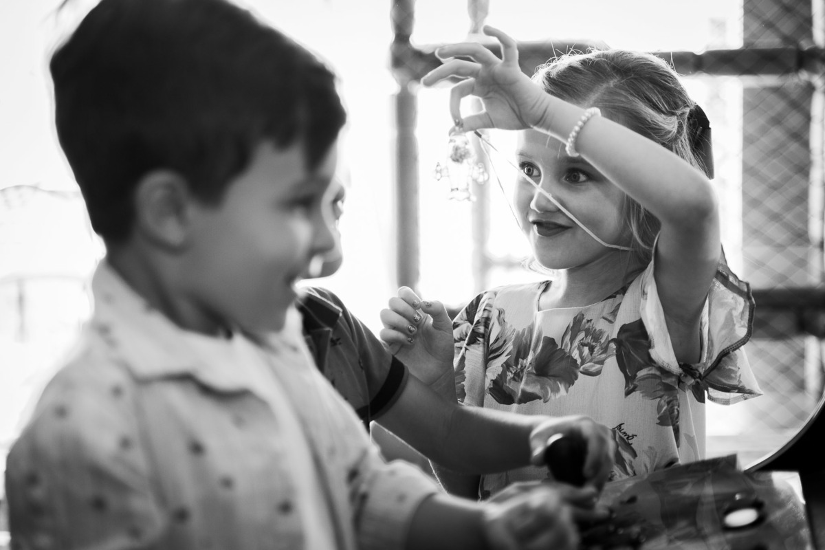 Olha só... Aniversário 6 anos Isabela no espaço 10 festas. Decoração Boneca LOL. Fotografia de Eduardo Pasqualini, fotógrafo de casamentos e ensaios em Rio do Sul, Santa Catarina.