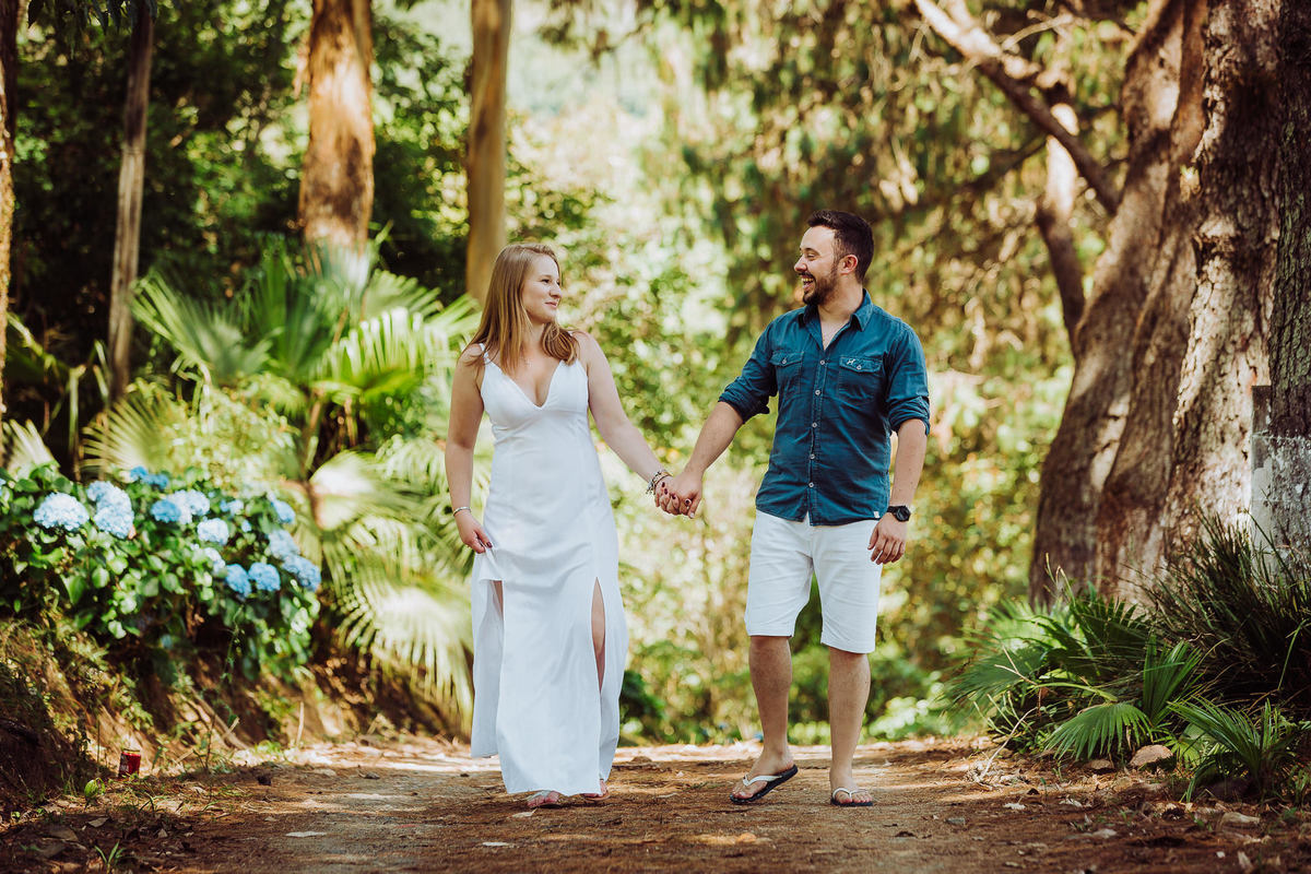 Casal lindo... Pre-Casamento Larissa e Eduardo. Fotografia de Eduardo Pasqualini, fotógrafo de casamentos e ensaios em Rio do Sul, Santa Catarina.