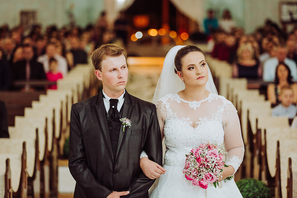 Pensamentos. Casamento Vanderléia e Ivan em Petrolândia, SC. Fotografia de Eduardo Pasqualini, fotógrafo de casamentos e ensaios em Rio do Sul, Santa Catarina.