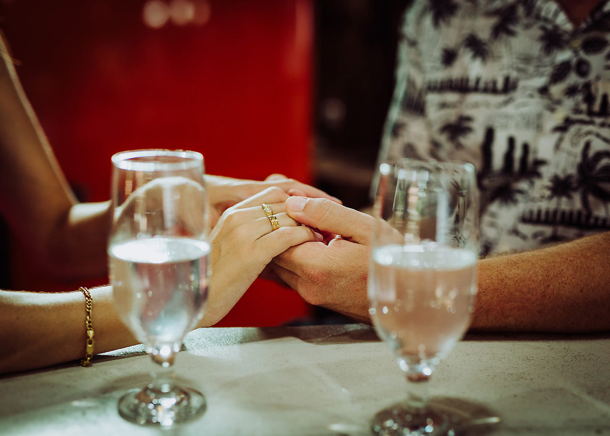 Toques... Ensaio Pré-Casamento Bete e Guilherme. Sítio Pontal das Águas, Albertina. Fotografia de Eduardo Pasqualini, fotógrafo de casamentos e pre-wedding em Rio do Sul, Santa Catarina.