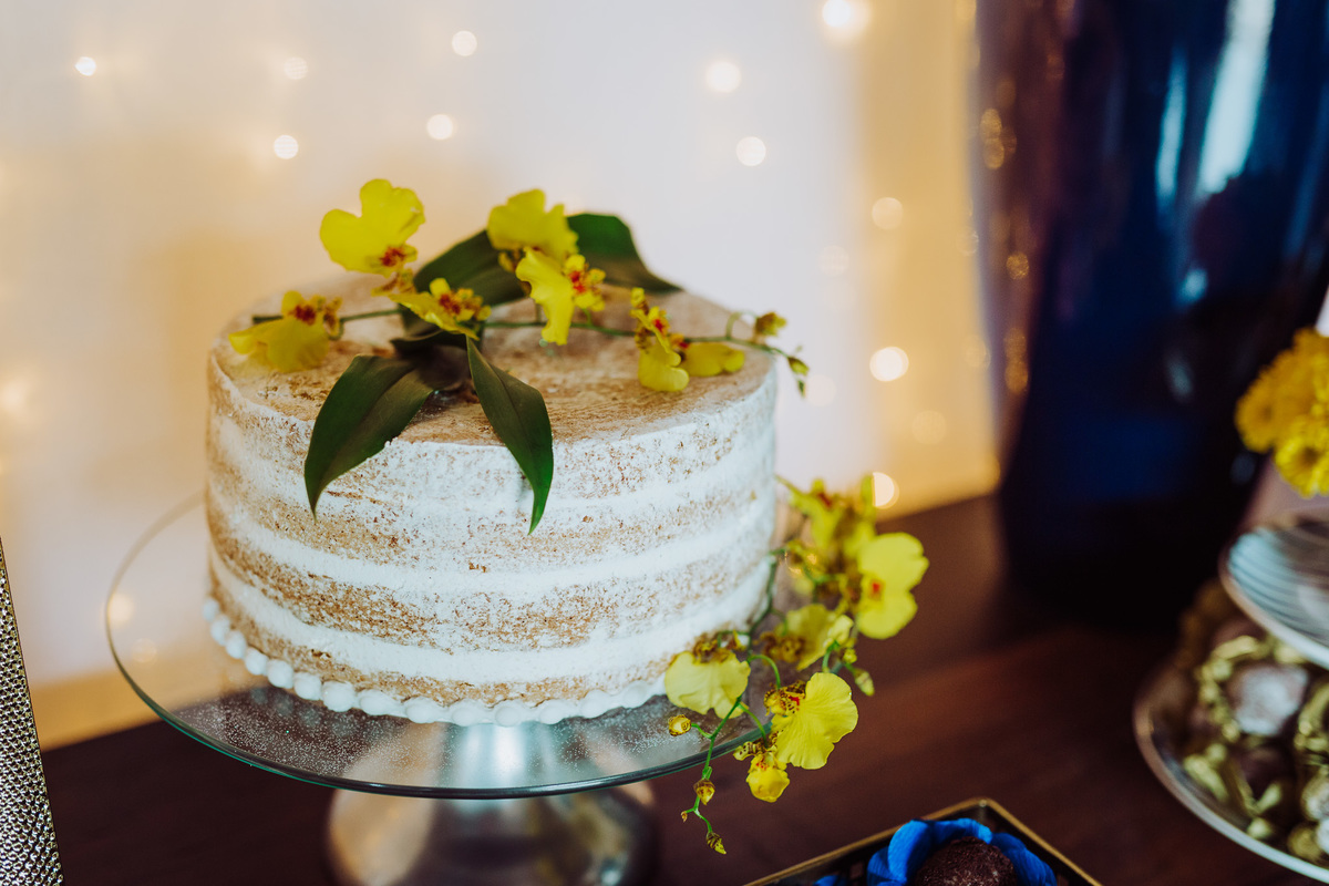 Bolo Naked. Anúncio e Convite de Casamento Georgia e Thiago Bonfanti. Osteria La Campagnaga. Fotografia de Eduardo Pasqualini, fotógrafo de casamentos e ensaios em Rio do Sul, Santa Catarina.