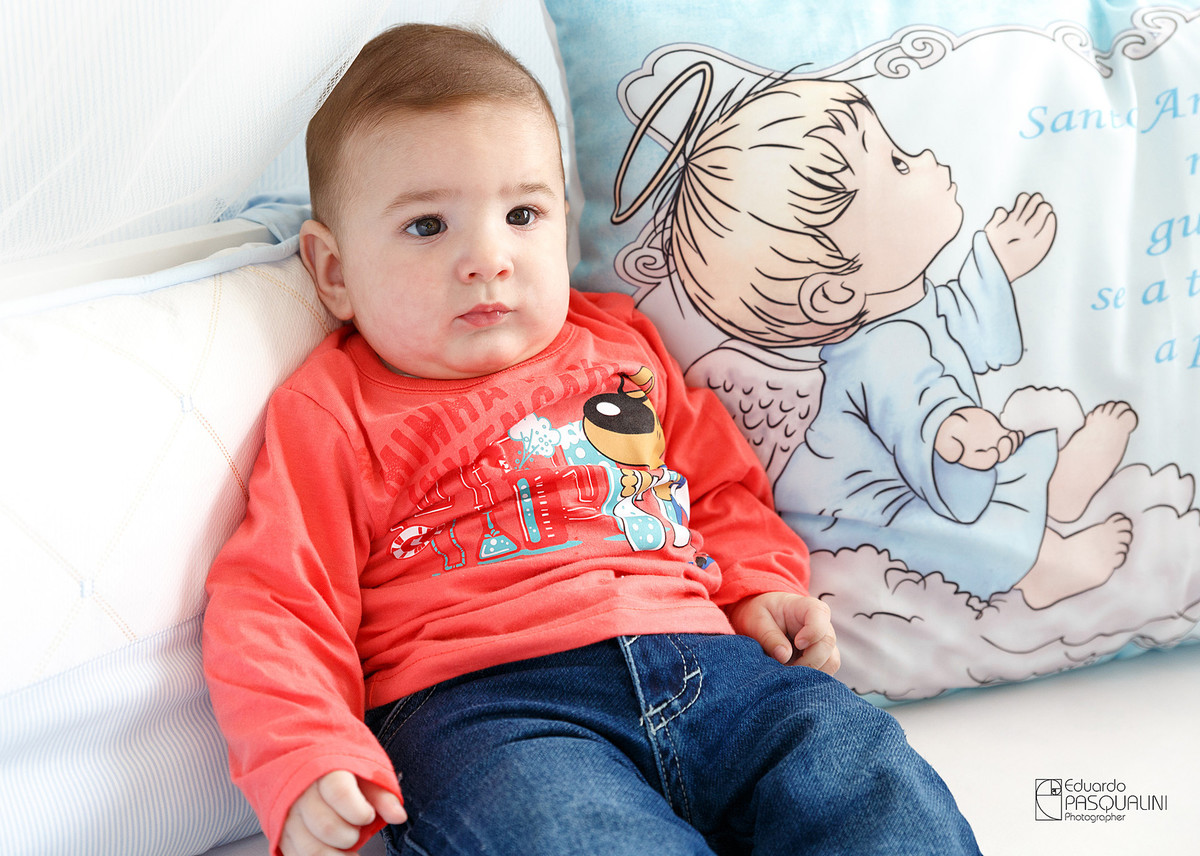 Samuel é um bebezão com 4 meses de vida. Fotografia de Eduardo Pasqualini, fotógrafo de casamentos e ensaios em Rio do Sul, Santa Catarina.