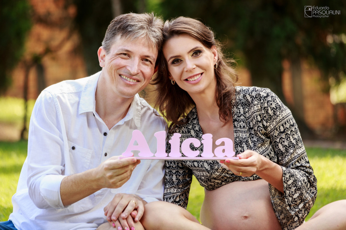 Alícia, ensaio fotográfico de gestante. Fotografia de Eduardo Pasqualini, fotógrafo de casamentos e ensaios em Rio do Sul, Santa Catarina.