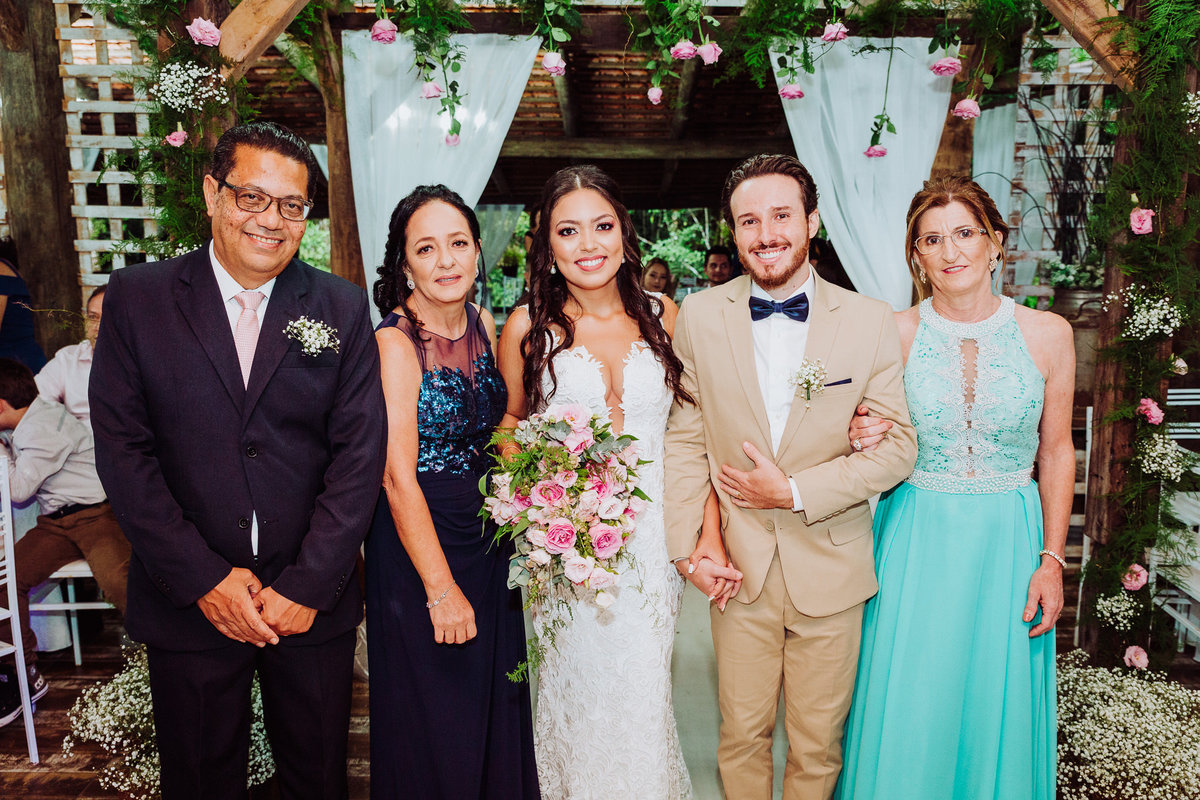 Pais dos noivos. Casamento Carla e Tiago Capistrano no Sítio Pontal das Águas, Albertina. Fotografia de Eduardo Pasqualini, fotógrafo de casamento, família e ensaios em Rio do Sul, Santa Catarina.
