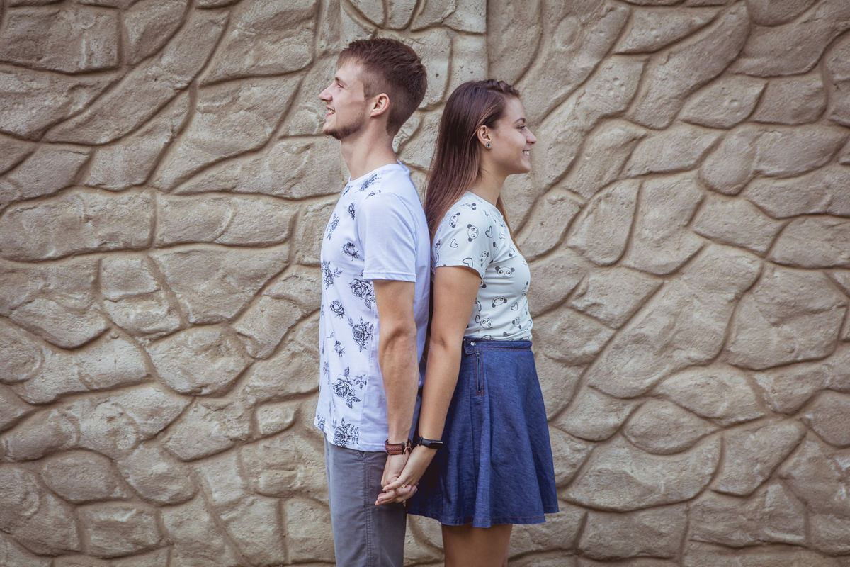Unidos. Praia e Mar. Pré-Casamento Jaqueline e Rômulo. Navegantes, SC. Fotografia de Eduardo Pasqualini, fotógrafo de casamento, família e ensaios em Rio do Sul, Santa Catarina.