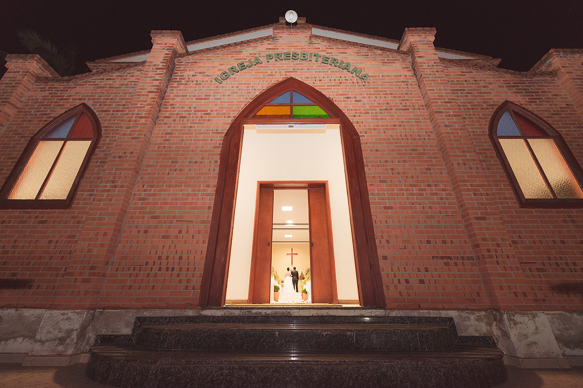Igreja do casamento de Vanessa e Everton. Eduardo Pasqualini Fotografias - Fotógrafo profissional de ensaio e casamento em Rio do Sul, Santa Catarina, Brasil.