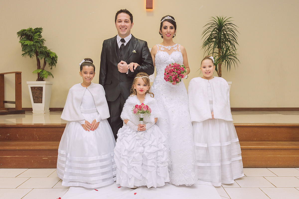 As daminhas de honra. Eduardo Pasqualini Fotografias - Fotógrafo profissional de ensaio e casamento em Rio do Sul, Santa Catarina, Brasil.