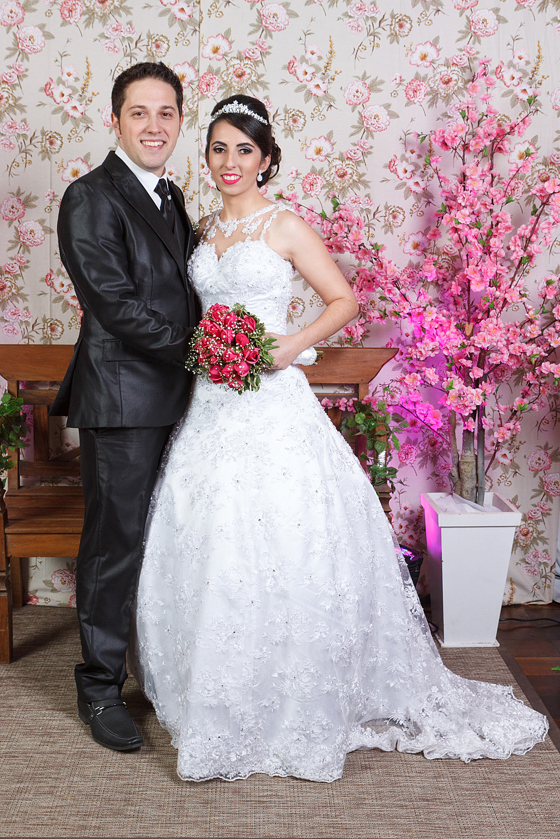 Lindo casal Vanessa e Everton. Eduardo Pasqualini Fotografias - Fotógrafo profissional de ensaio e casamento em Rio do Sul, Santa Catarina, Brasil.