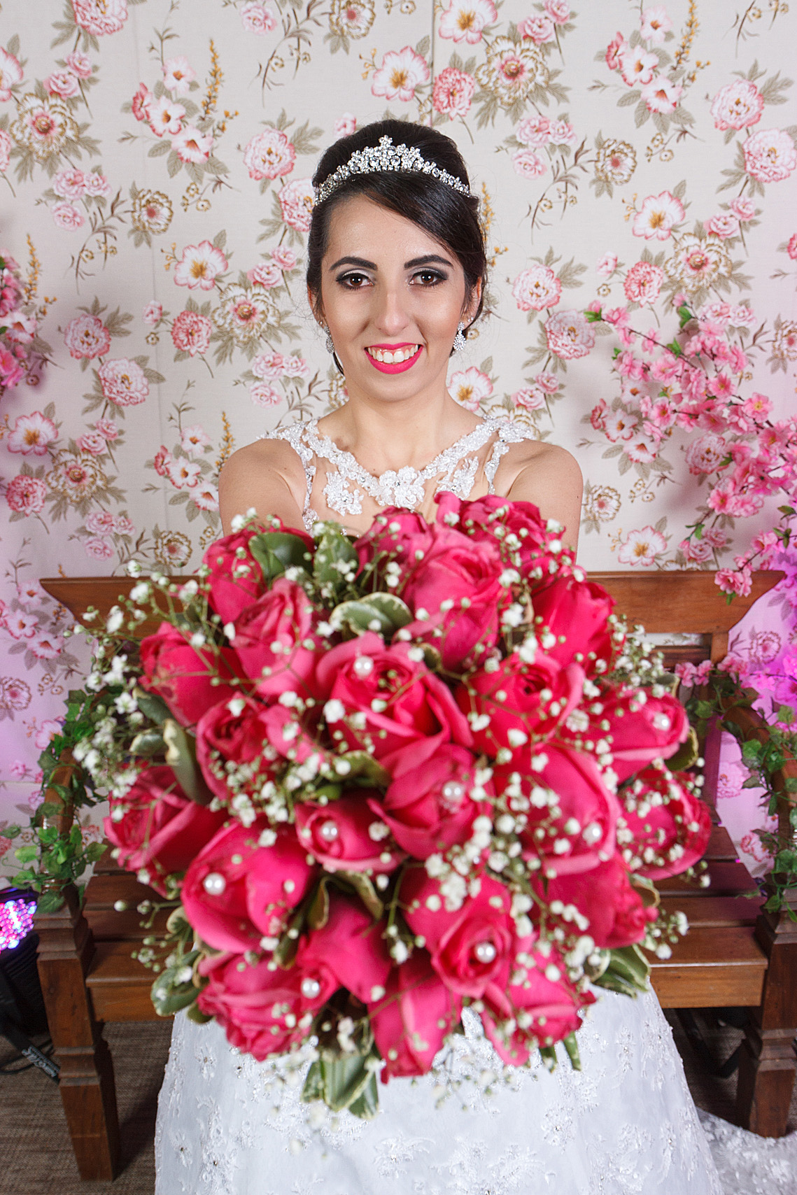 Um lindo buquê de rosas. Eduardo Pasqualini Fotografias - Fotógrafo profissional de ensaio e casamento em Rio do Sul, Santa Catarina, Brasil.