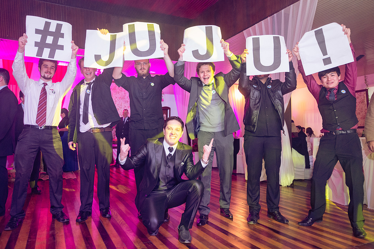 Vai Juju... a festa é sua. Eduardo Pasqualini Fotografias - Fotógrafo profissional de ensaio e casamento em Rio do Sul, Santa Catarina, Brasil.