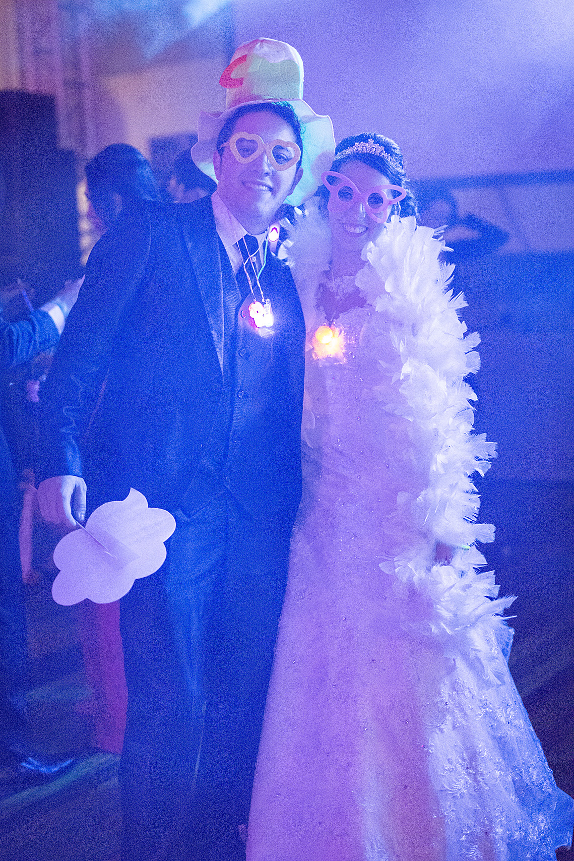 E no meio das danças e curtição, uma foto. Eduardo Pasqualini Fotografias - Fotógrafo profissional de ensaio e casamento em Rio do Sul, Santa Catarina, Brasil.